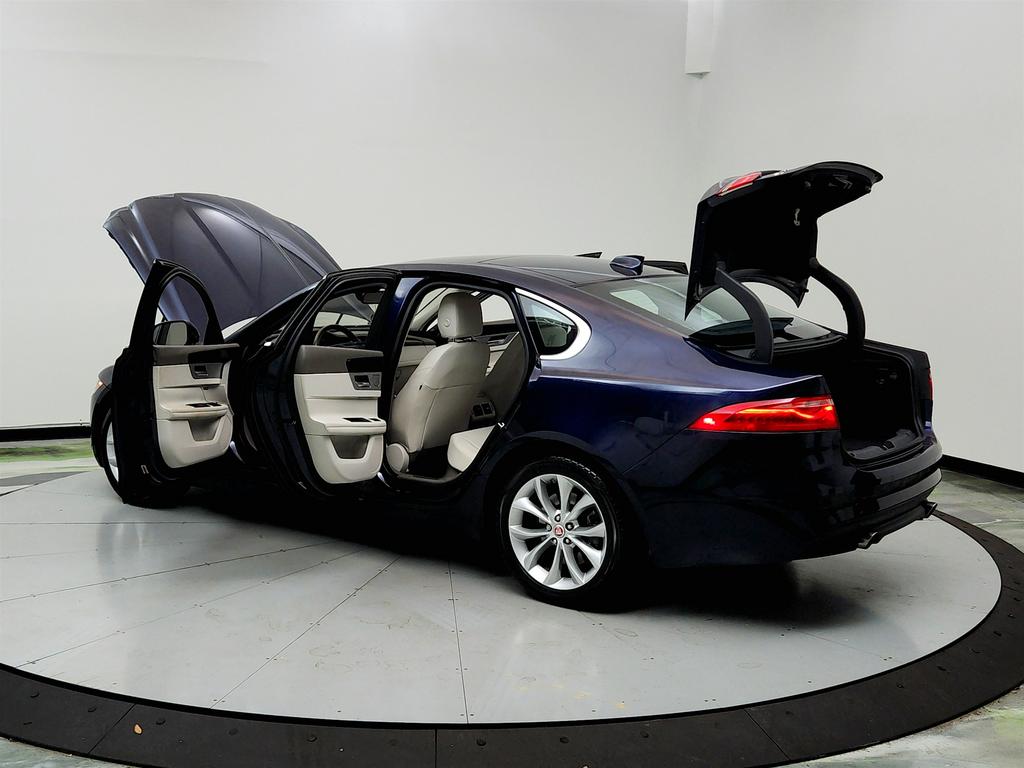 2018 Jaguar XF 25t Premium photo