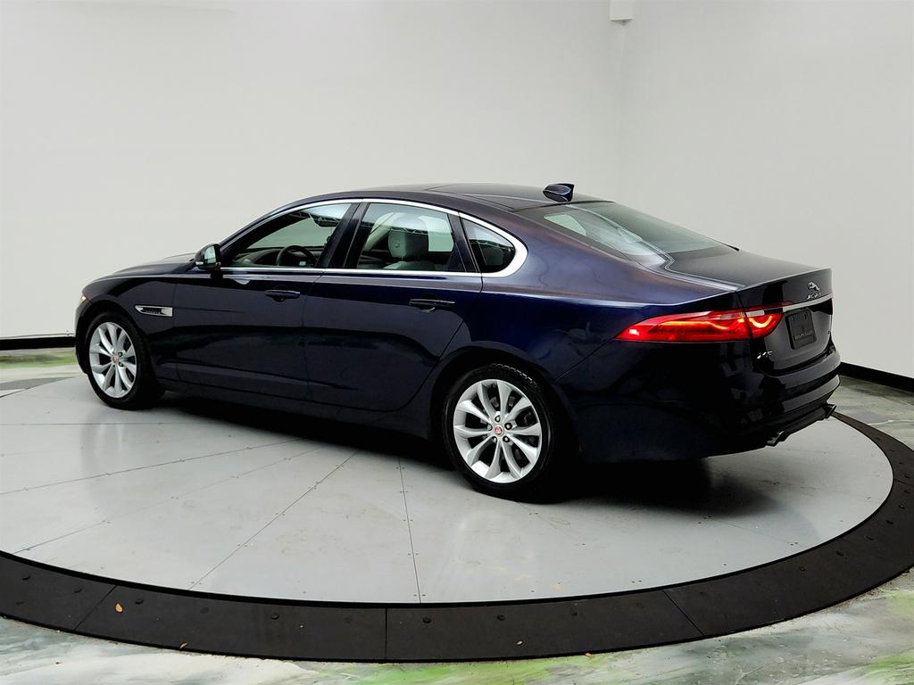 2018 Jaguar XF 25t Premium photo