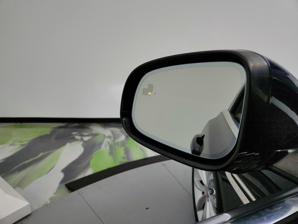 2018 Jaguar XF 25t Premium photo