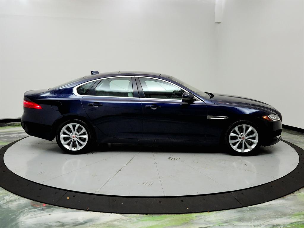 2018 Jaguar XF 25t Premium photo