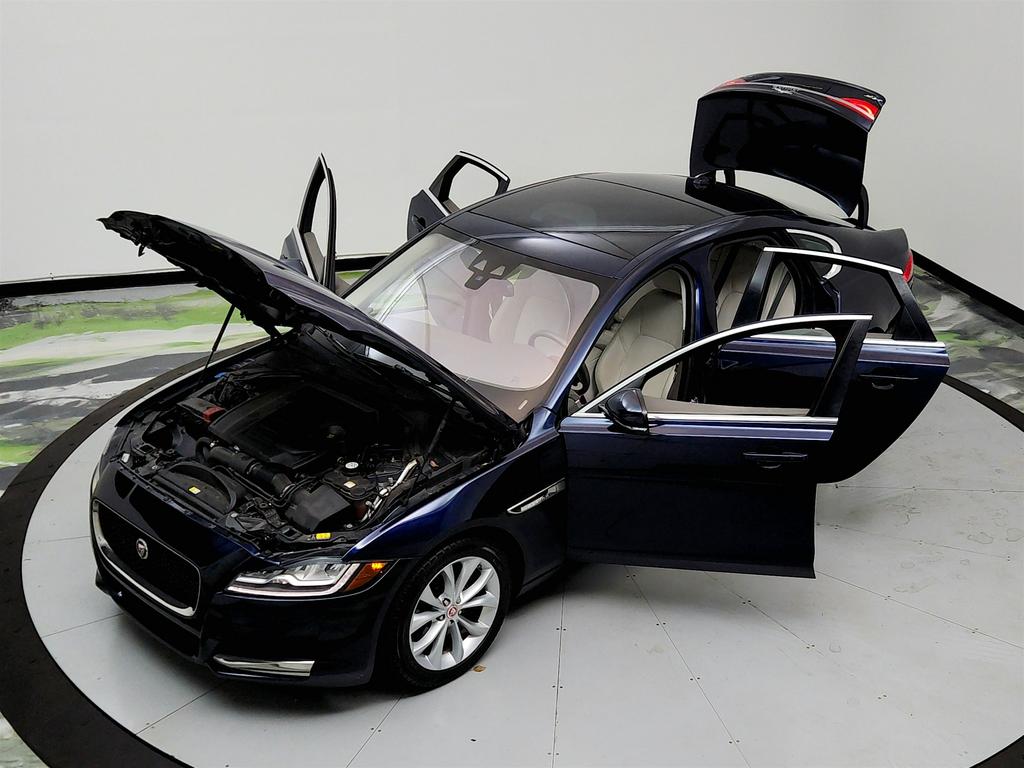 2018 Jaguar XF 25t Premium photo