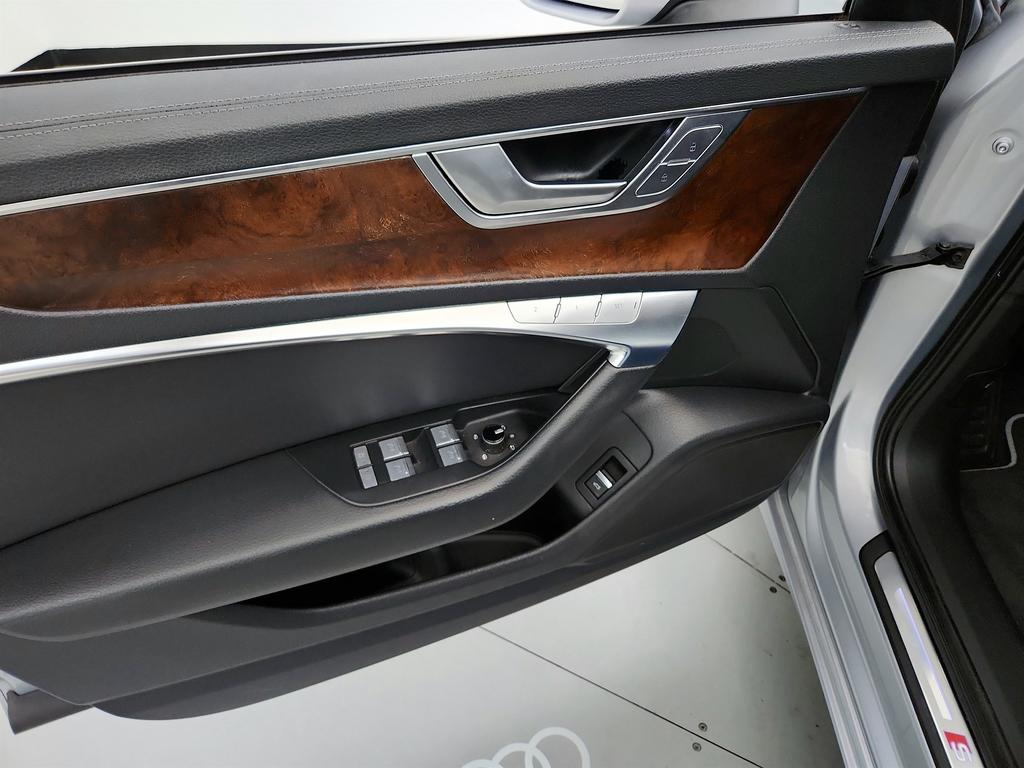 2019 Audi A6 Premium photo