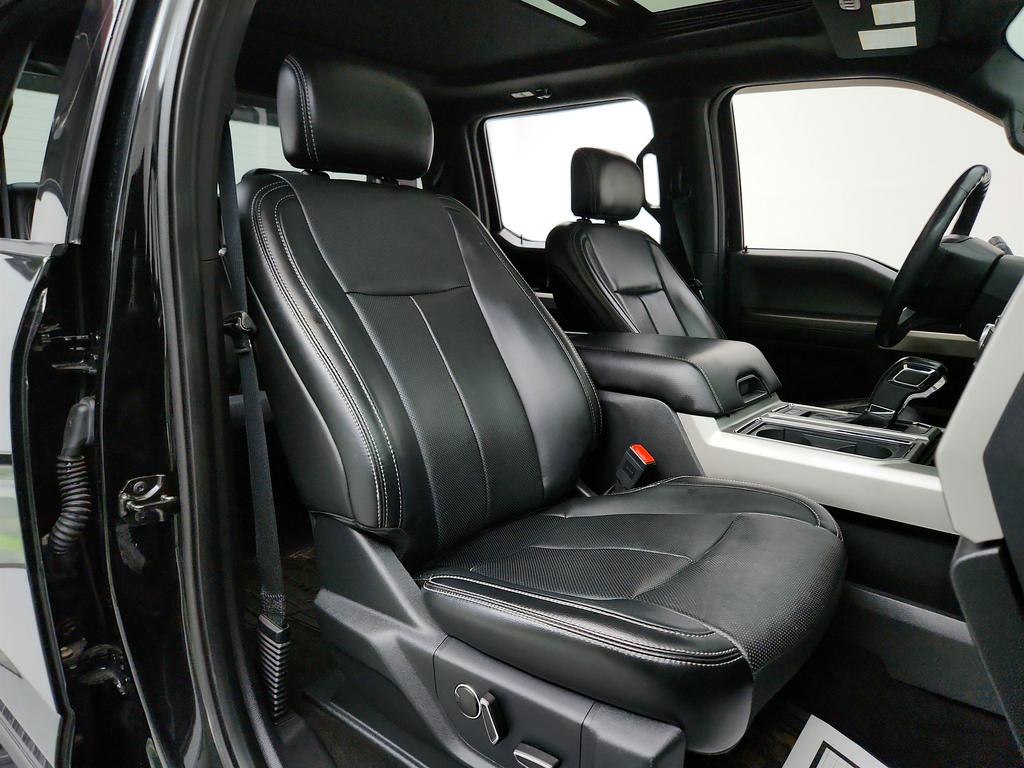 2018 Ford F150 Lariat photo