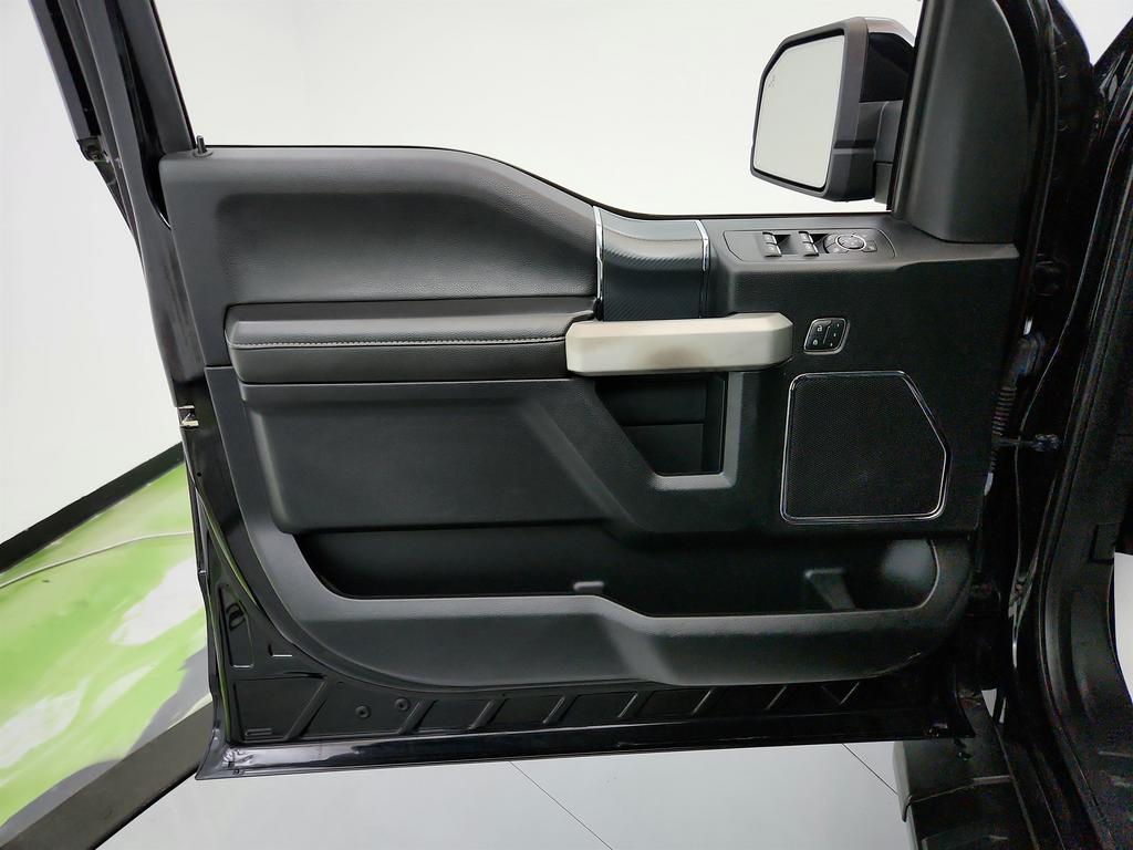 2018 Ford F150 Lariat photo