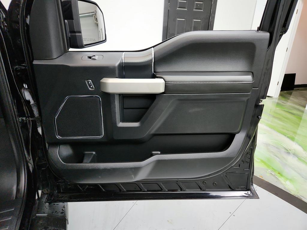 2018 Ford F150 Lariat photo