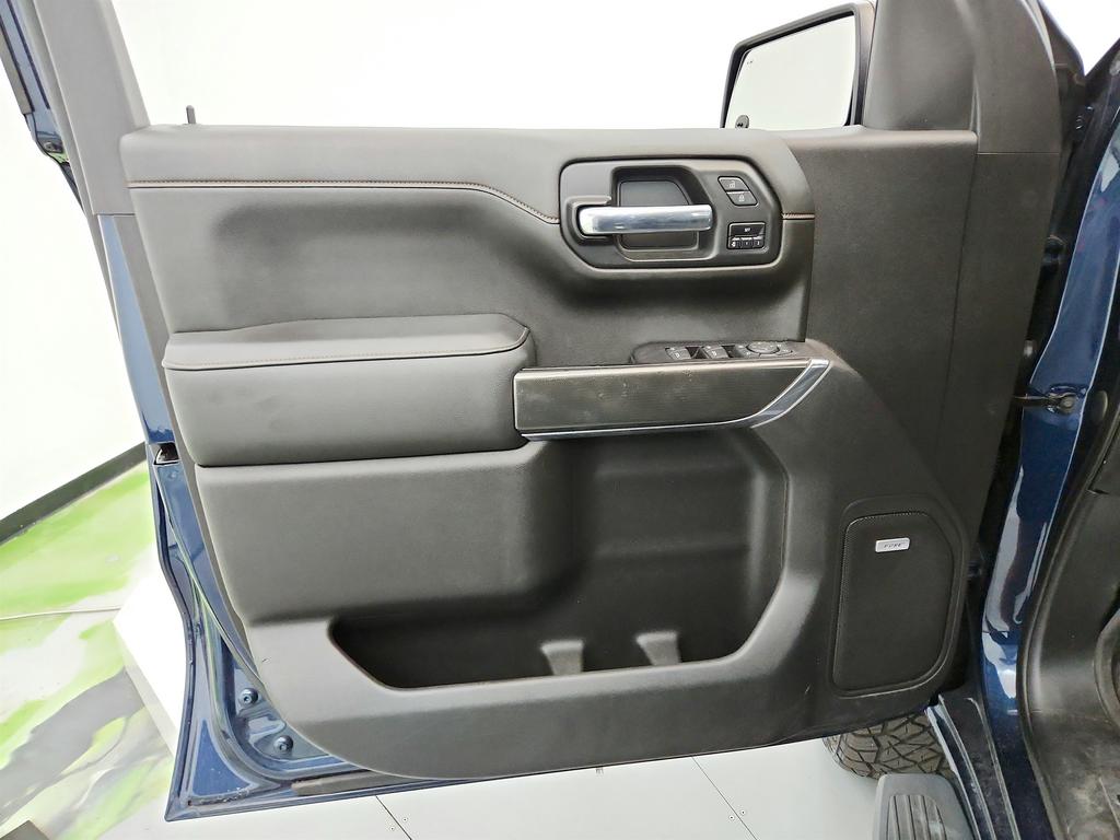 2020 GMC Sierra 1500 AT4 photo
