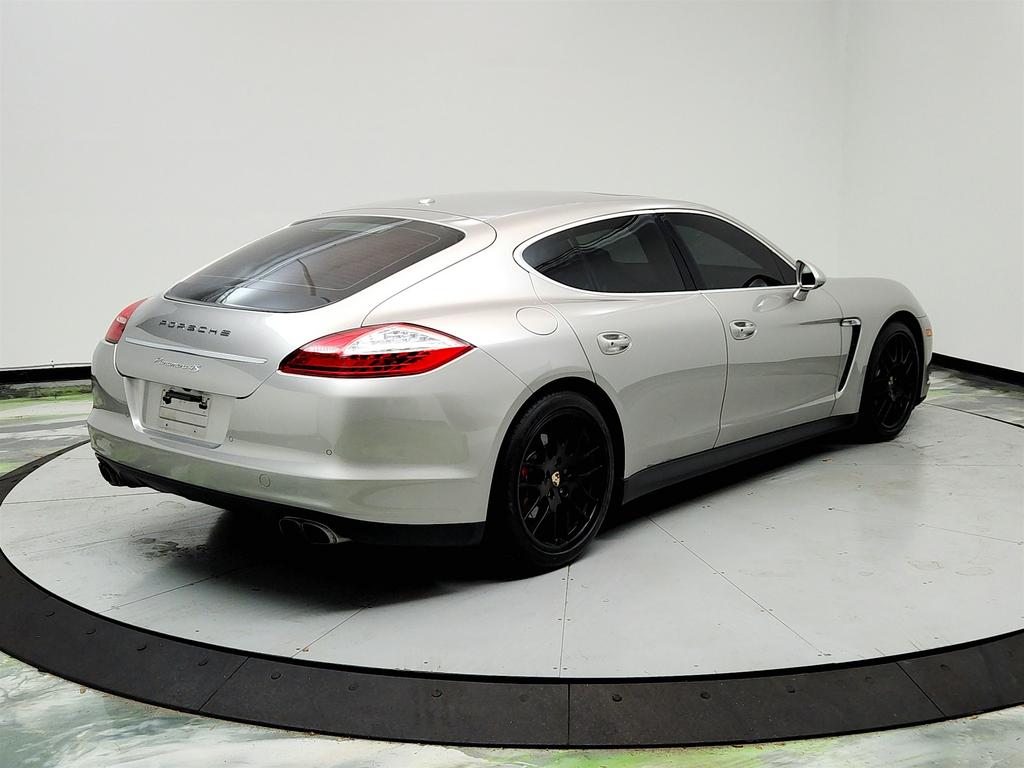 2010 Porsche Panamera S photo