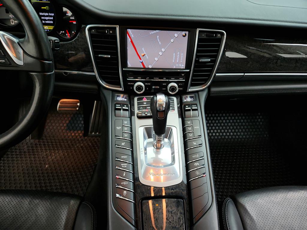 2010 Porsche Panamera S photo