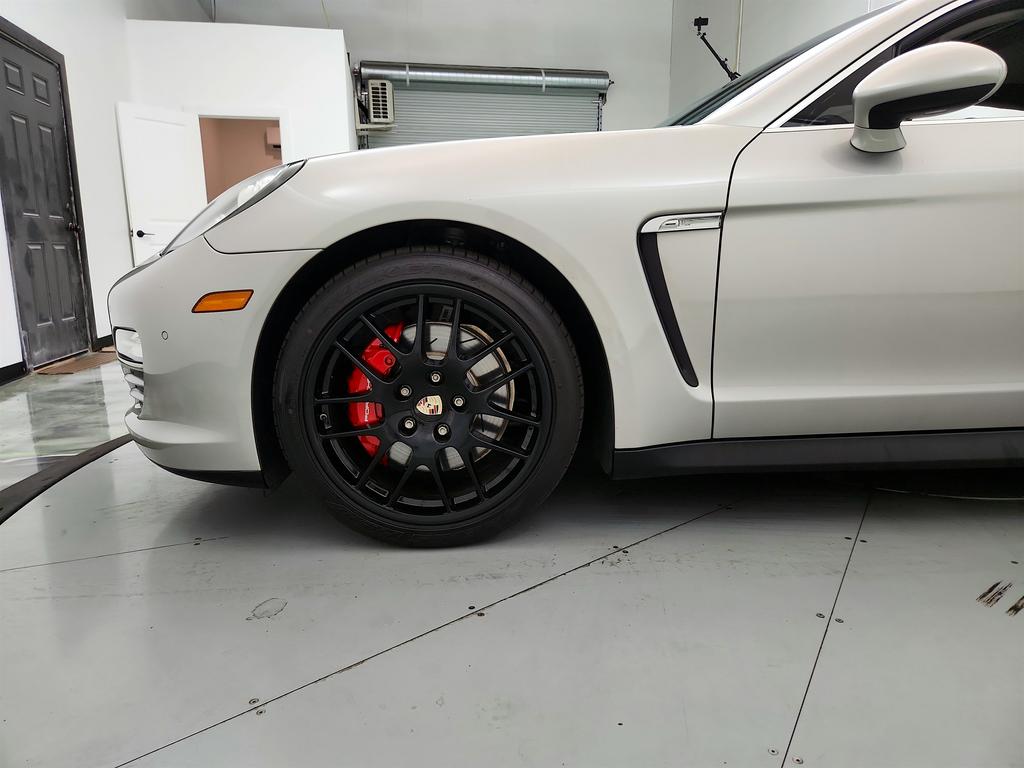 2010 Porsche Panamera S photo