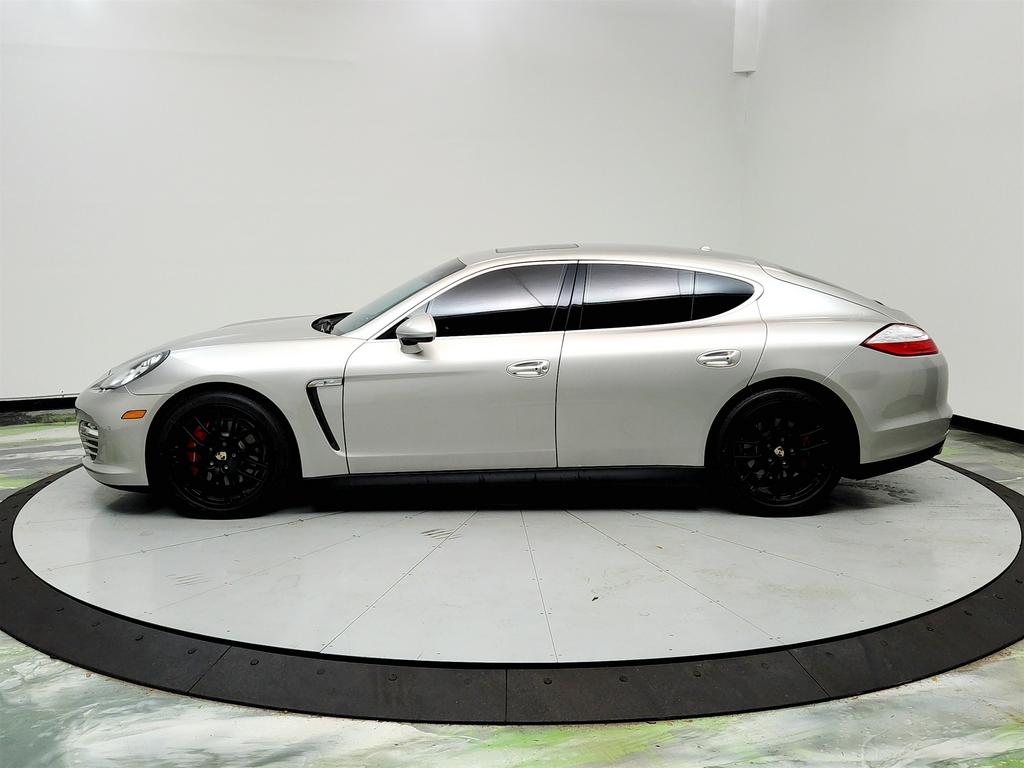 2010 Porsche Panamera S photo
