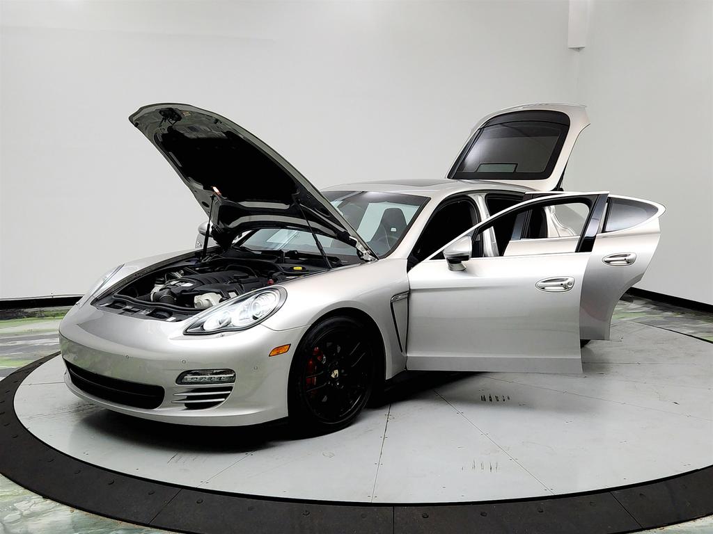 2010 Porsche Panamera S photo