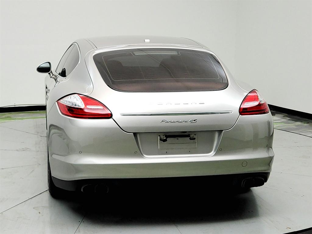 2010 Porsche Panamera S photo