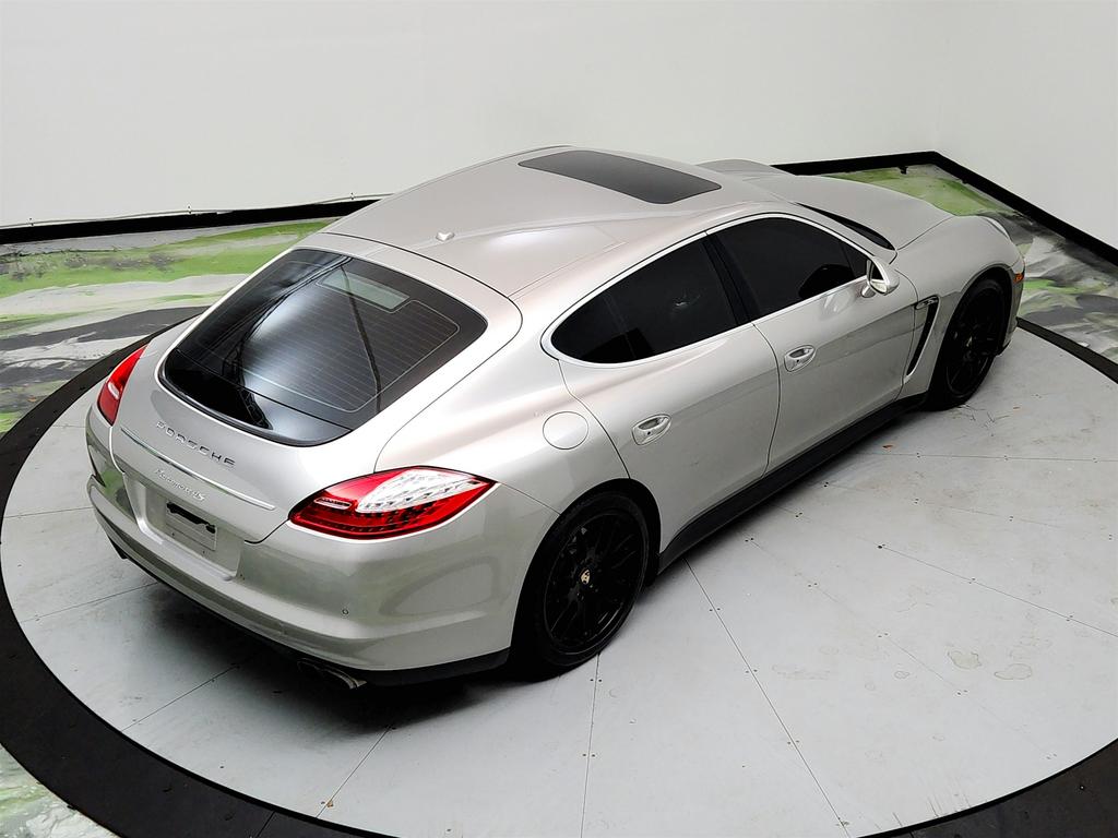 2010 Porsche Panamera S photo
