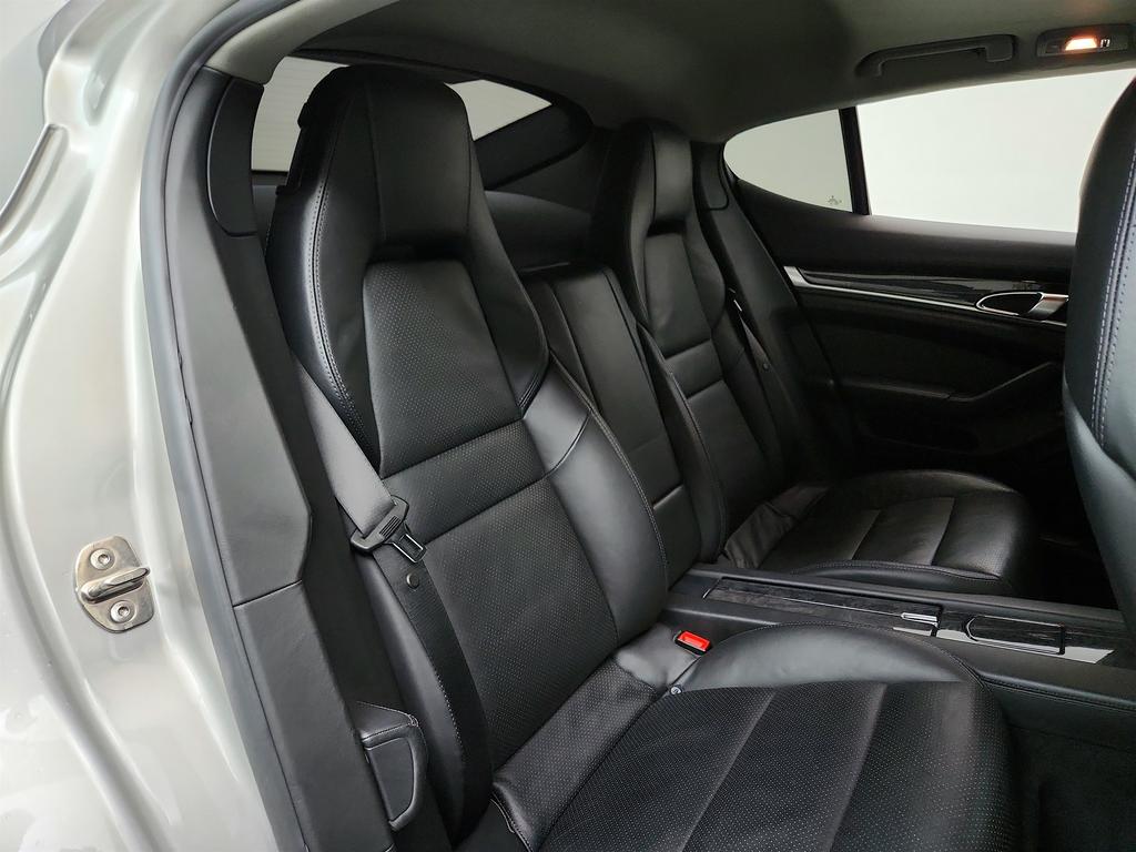 2010 Porsche Panamera S photo