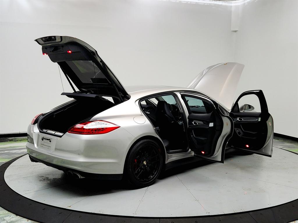 2010 Porsche Panamera S photo