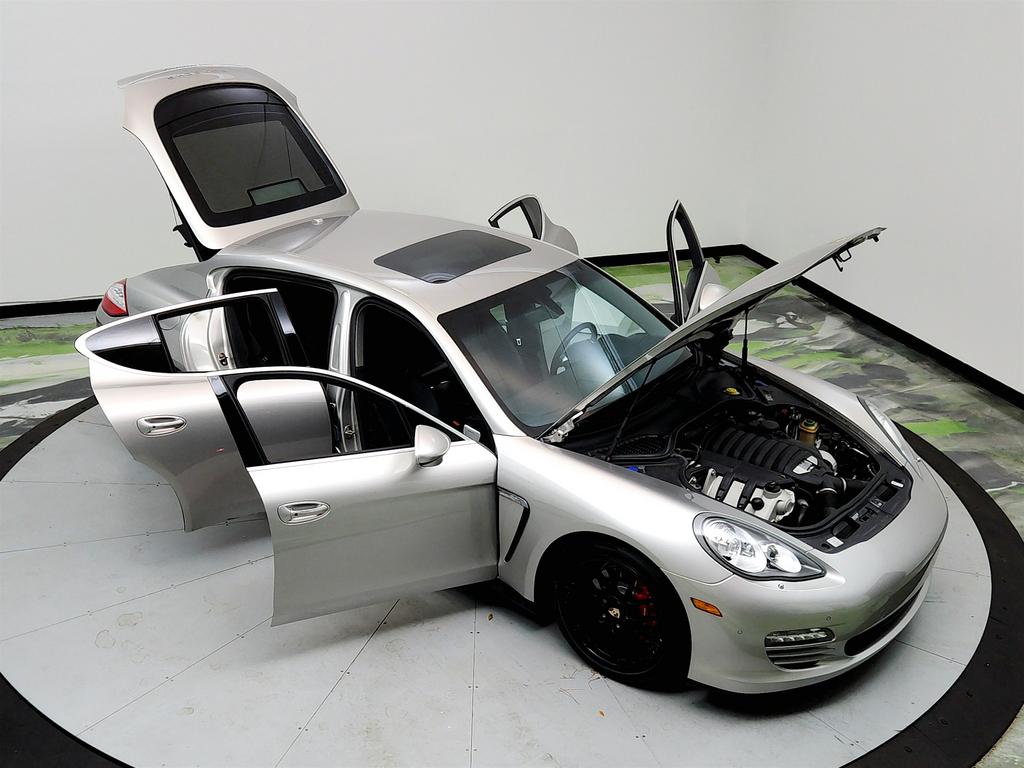 2010 Porsche Panamera S photo