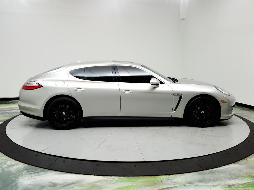 2010 Porsche Panamera S photo