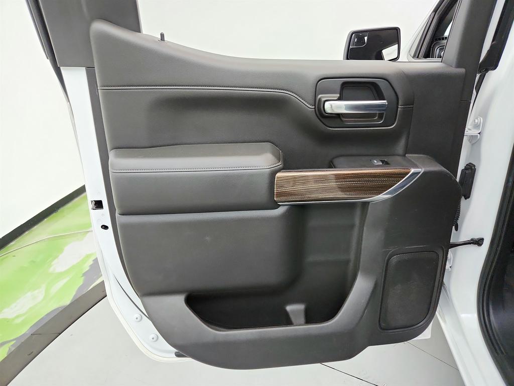 2019 Chevrolet Silverado 1500 LT TB photo
