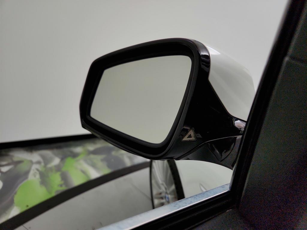 2016 BMW 5-Series 550xi photo