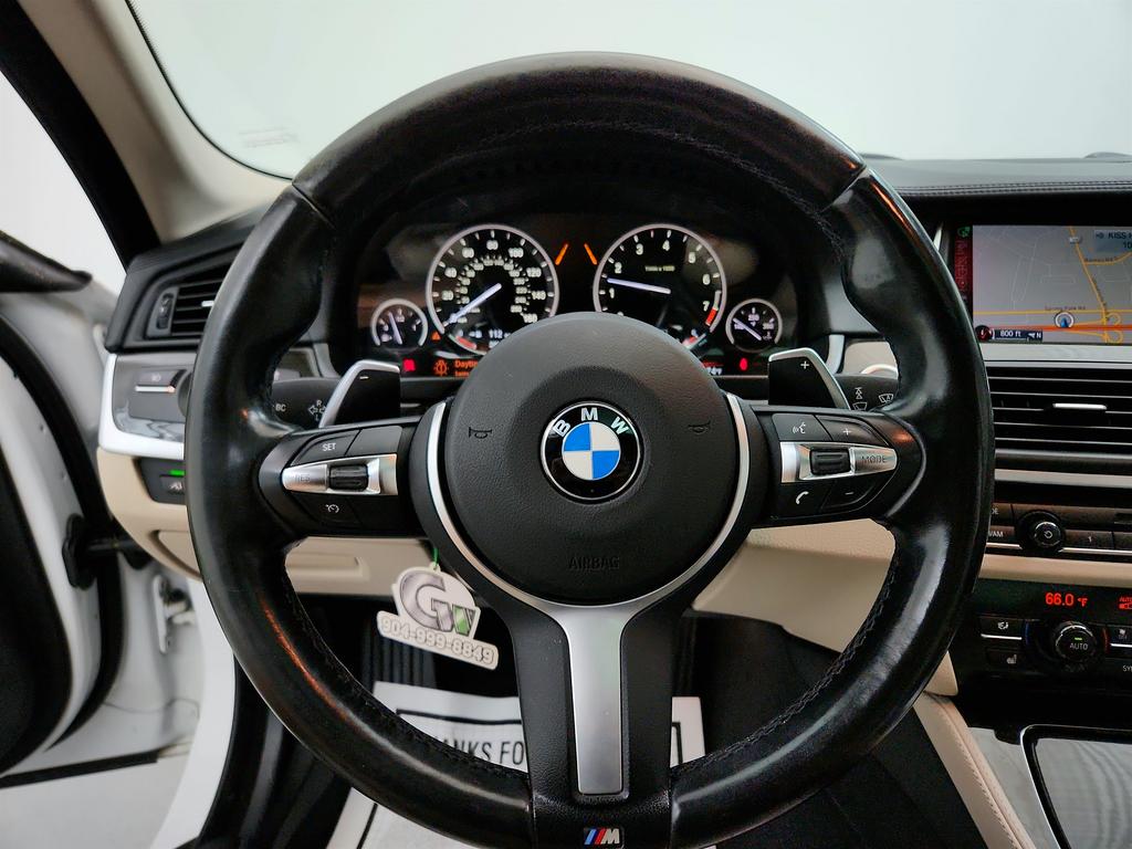 2016 BMW 5-Series 550xi photo