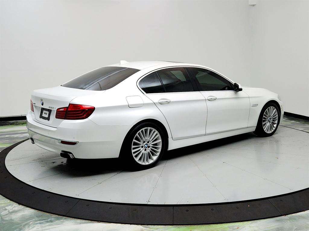 2016 BMW 5-Series 550xi photo