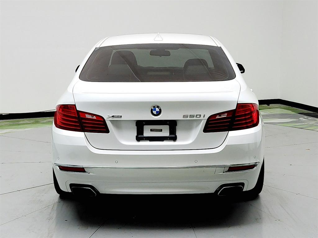 2016 BMW 5-Series 550xi photo