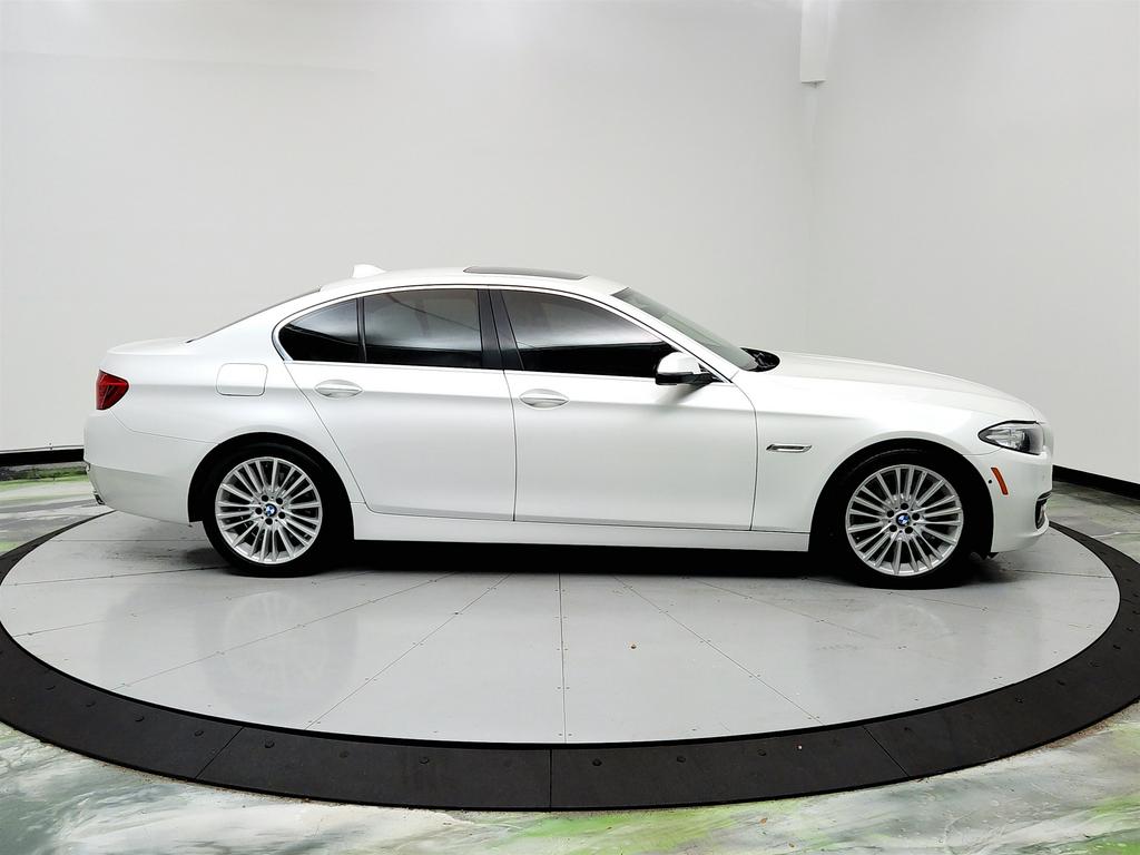 2016 BMW 5-Series 550xi photo