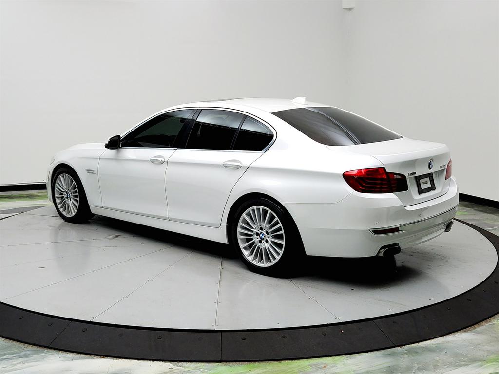 2016 BMW 5-Series 550xi photo