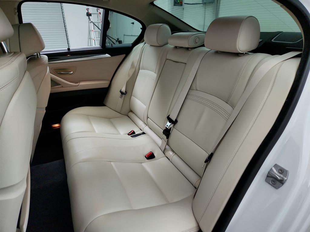 2016 BMW 5-Series 550xi photo
