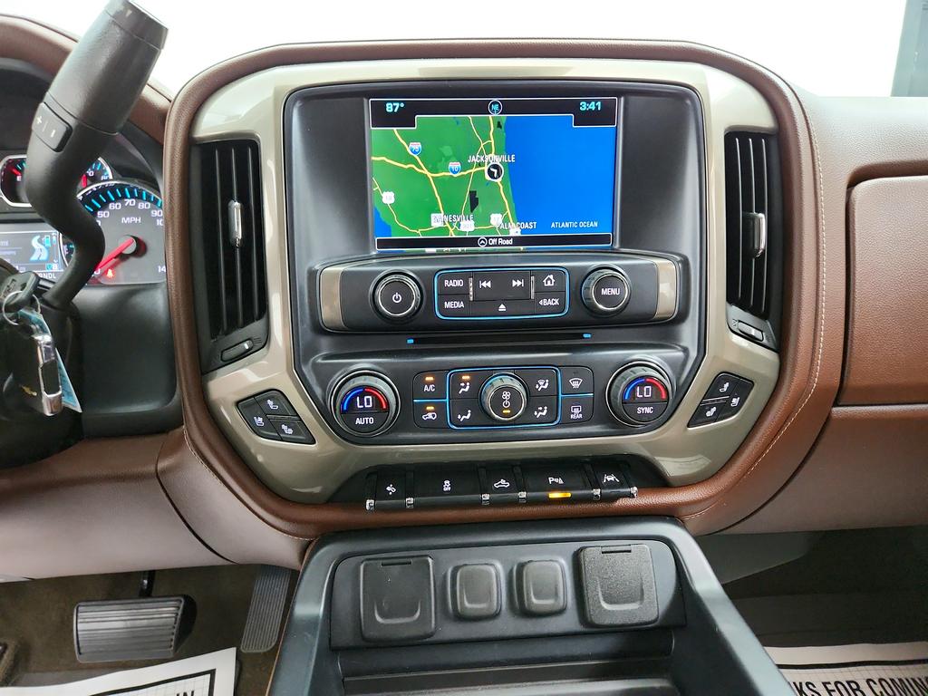2017 Chevrolet Silverado 1500 High Country photo