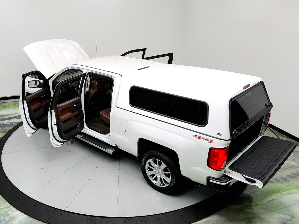 2017 Chevrolet Silverado 1500 High Country photo