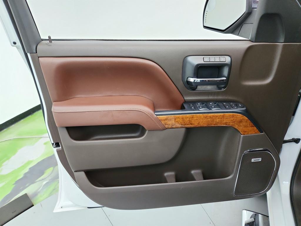 2017 Chevrolet Silverado 1500 High Country photo