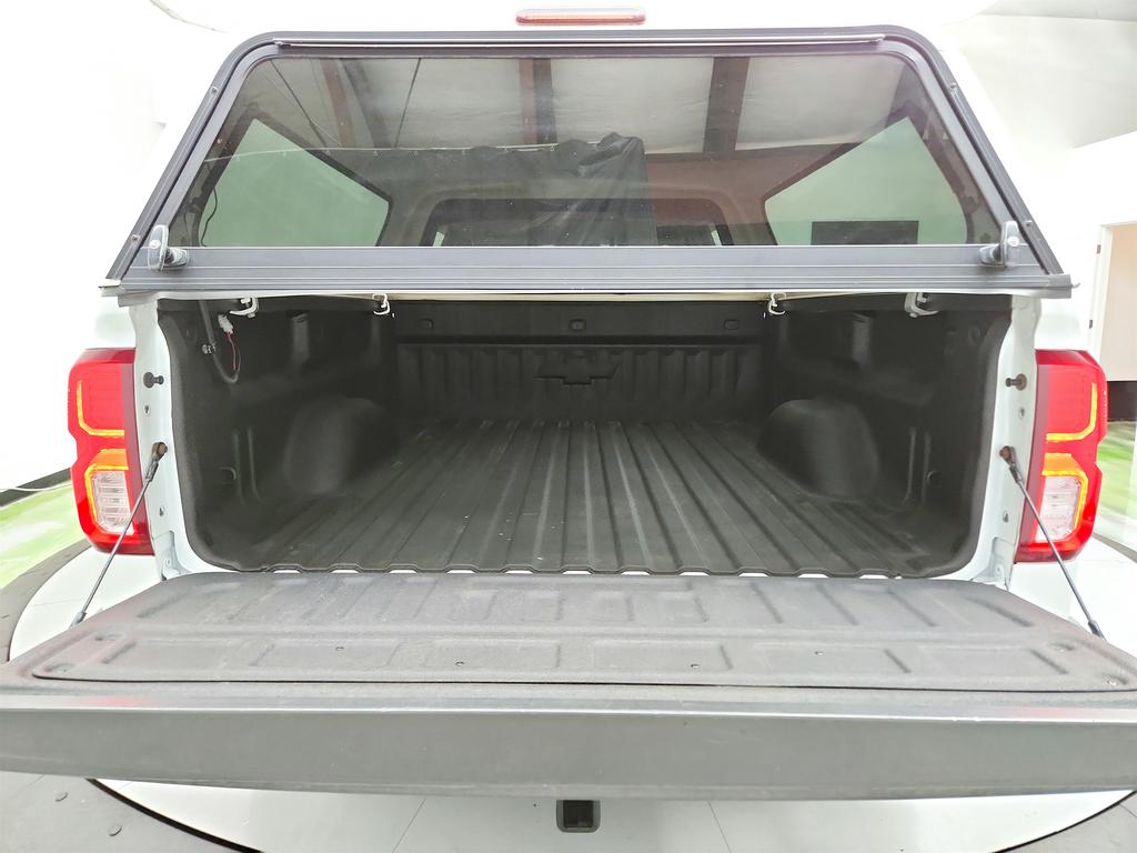 2017 Chevrolet Silverado 1500 High Country photo