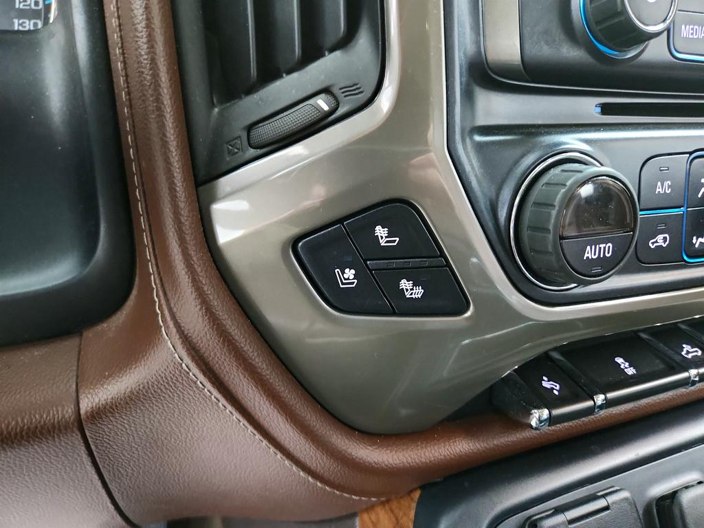 2017 Chevrolet Silverado 1500 High Country photo