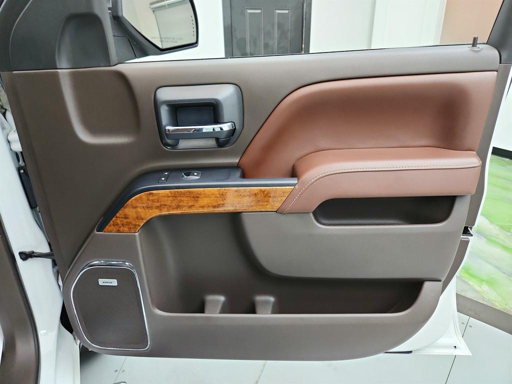 2017 Chevrolet Silverado 1500 High Country photo
