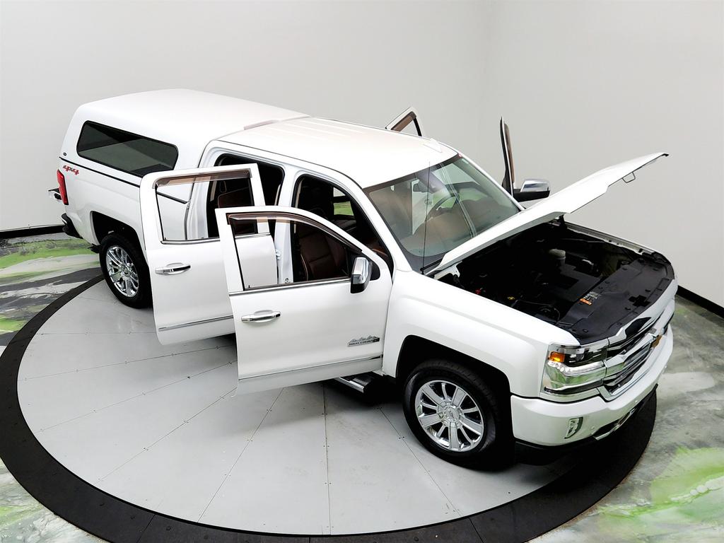 2017 Chevrolet Silverado 1500 High Country photo