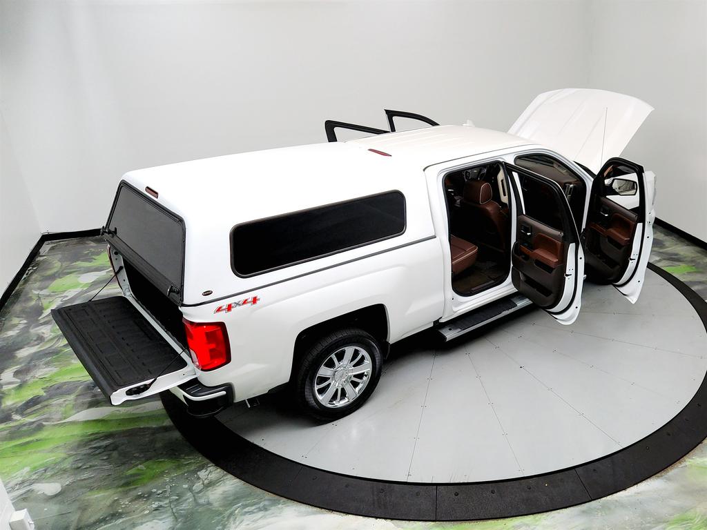 2017 Chevrolet Silverado 1500 High Country photo