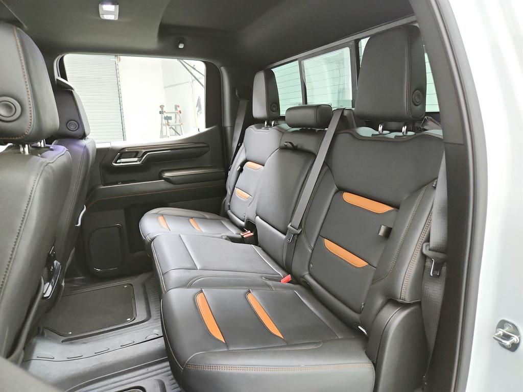 2024 GMC Sierra 1500 AT4 photo