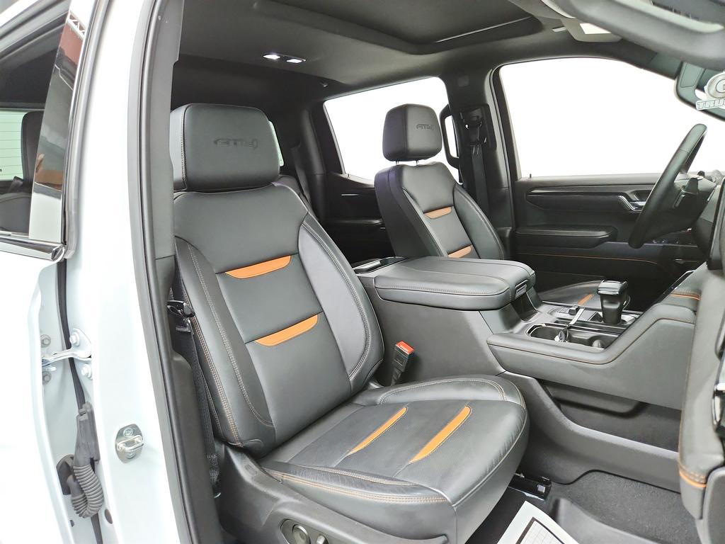 2024 GMC Sierra 1500 AT4 photo