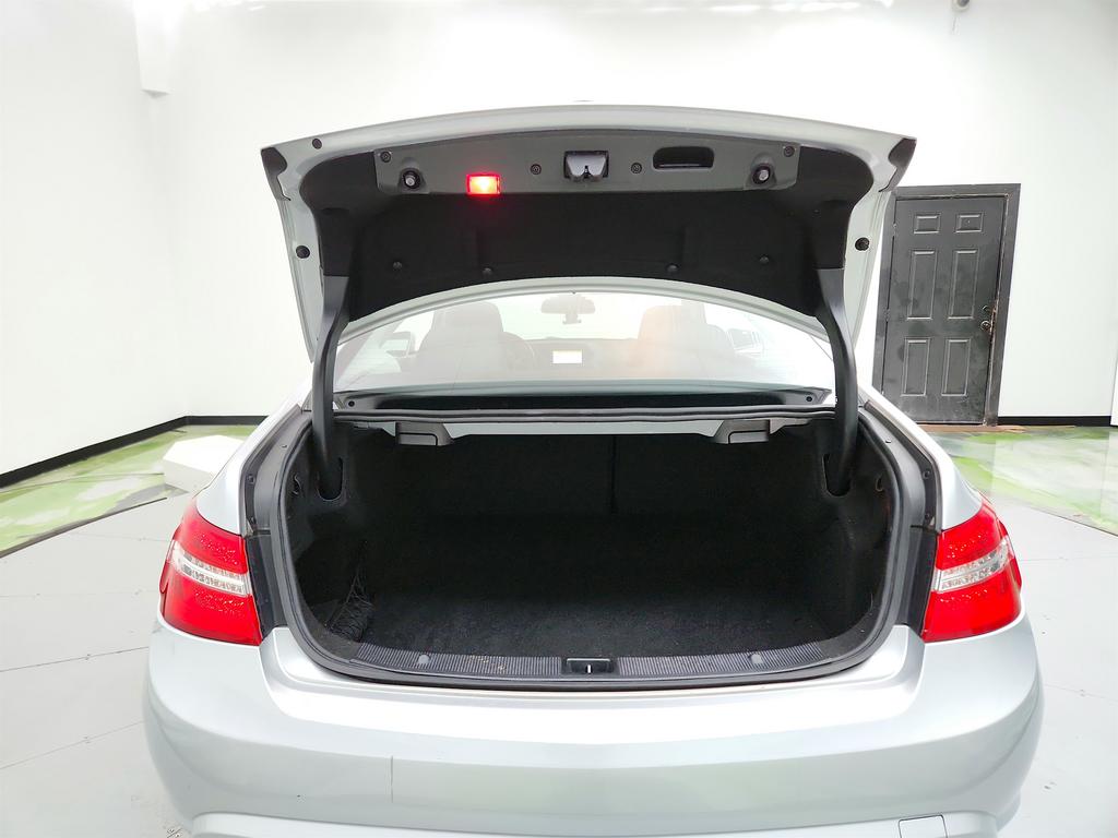2011 Mercedes-Benz E-Class E550 photo