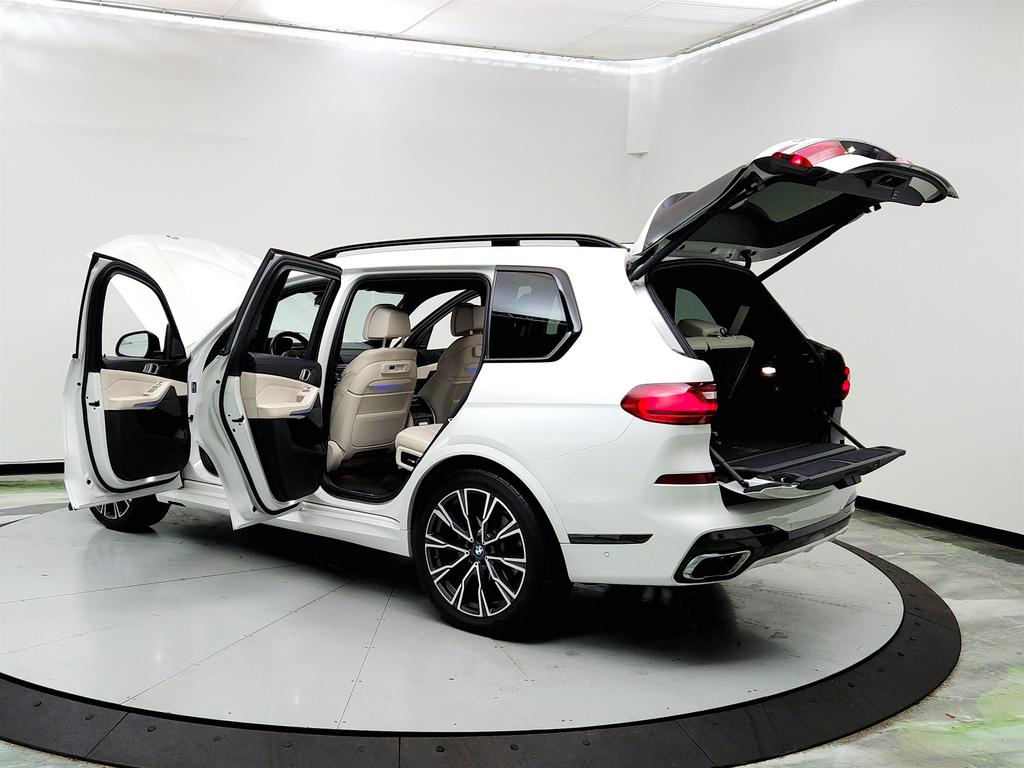 2019 BMW X7 Xdrive40i M Sport photo