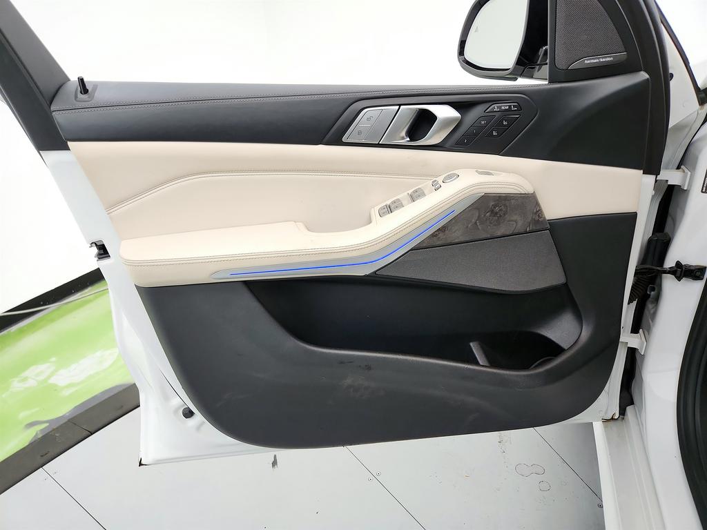 2019 BMW X7 Xdrive40i M Sport photo