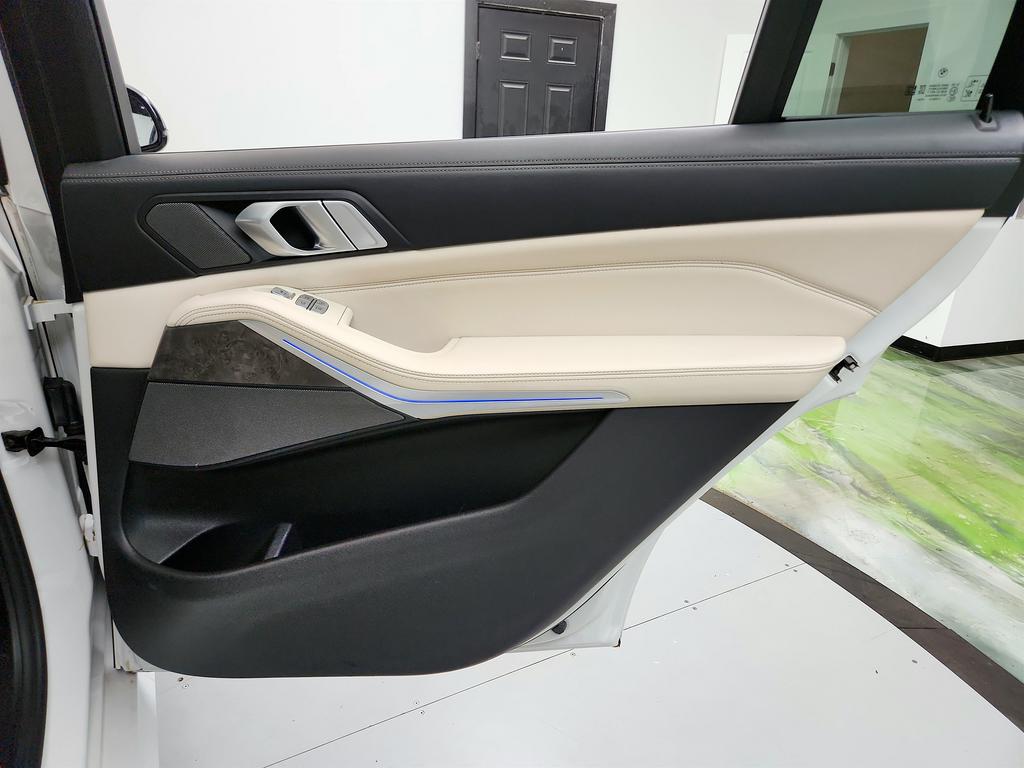 2019 BMW X7 Xdrive40i M Sport photo