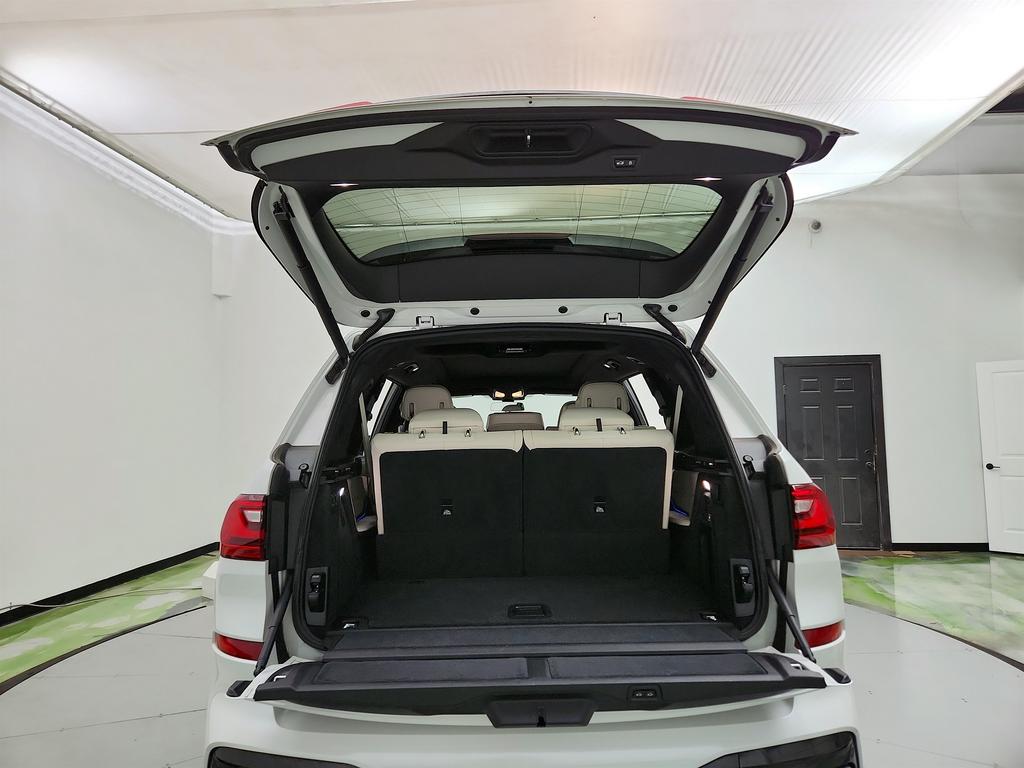 2019 BMW X7 Xdrive40i M Sport photo