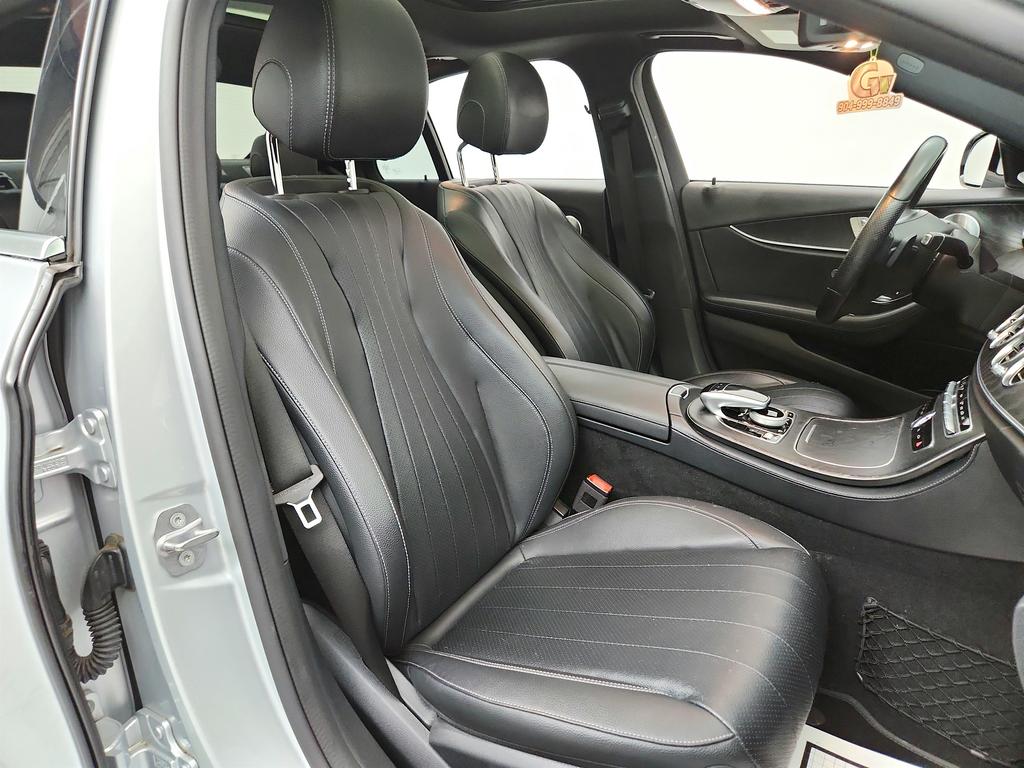 2018 Mercedes-Benz E-Class E400 photo