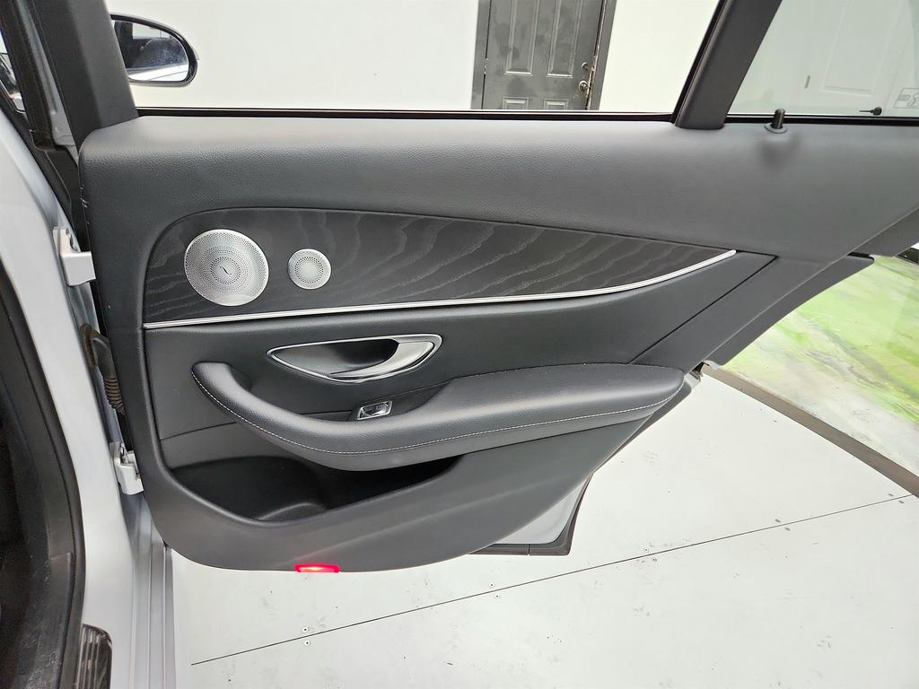 2018 Mercedes-Benz E-Class E400 photo