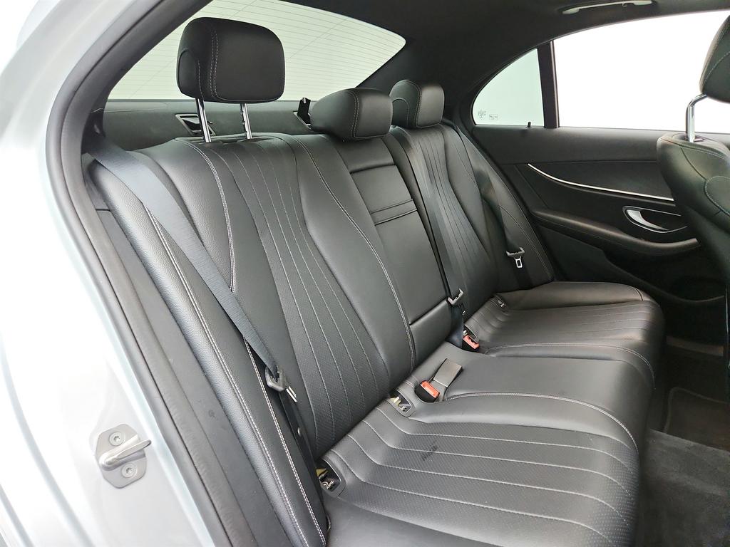 2018 Mercedes-Benz E-Class E400 photo