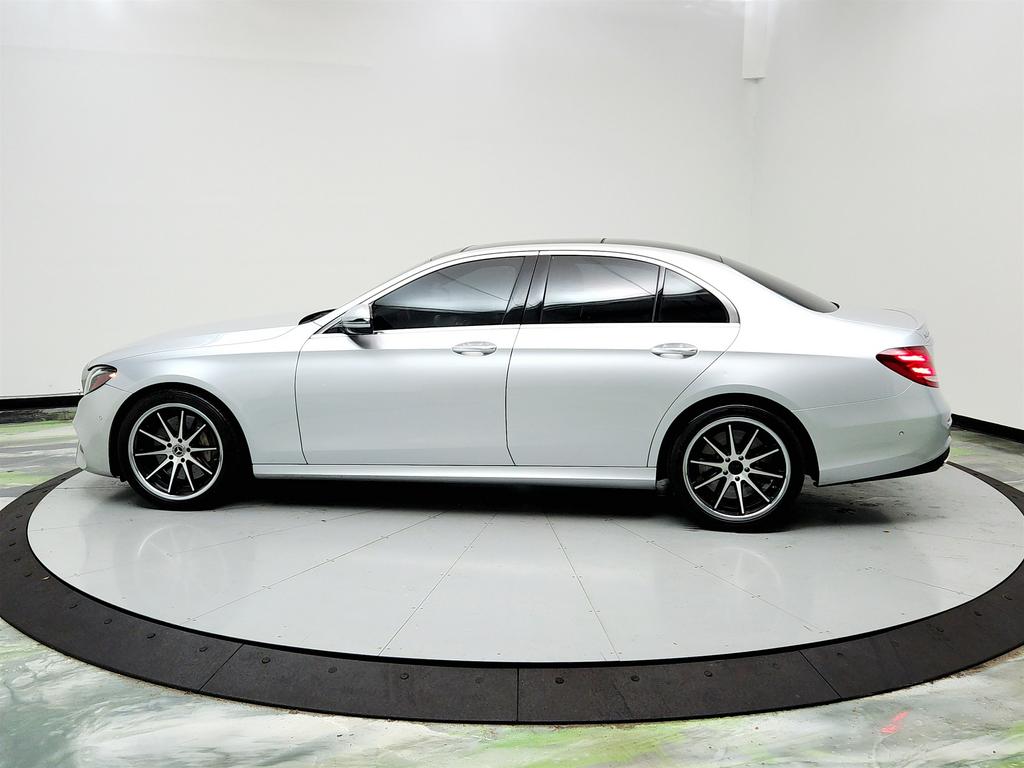 2018 Mercedes-Benz E-Class E400 photo
