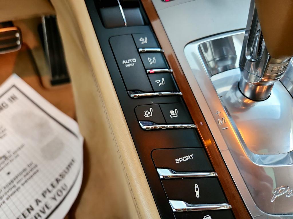 2010 Porsche Panamera S photo