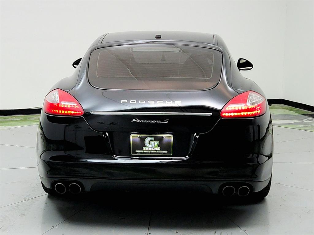 2010 Porsche Panamera S photo